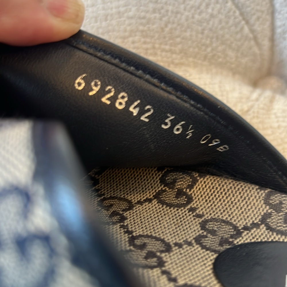 Gucci Women's Navy Blue and Cream Platform Sandals - Picture 8 of 8